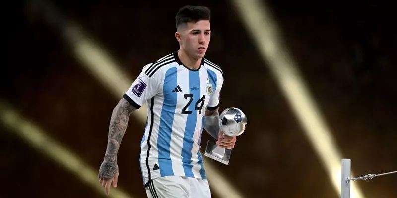 Enzo Fernandez (2001) - Argentina